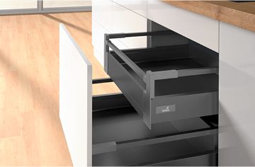 Internal independent high sided drawers