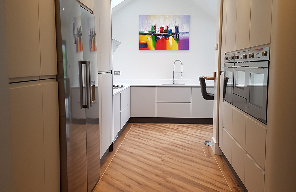 Bella Knebworth Door in Matt Dove Grey Kitchen