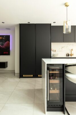 S Thomas Kitchens Bella Matt Black 9